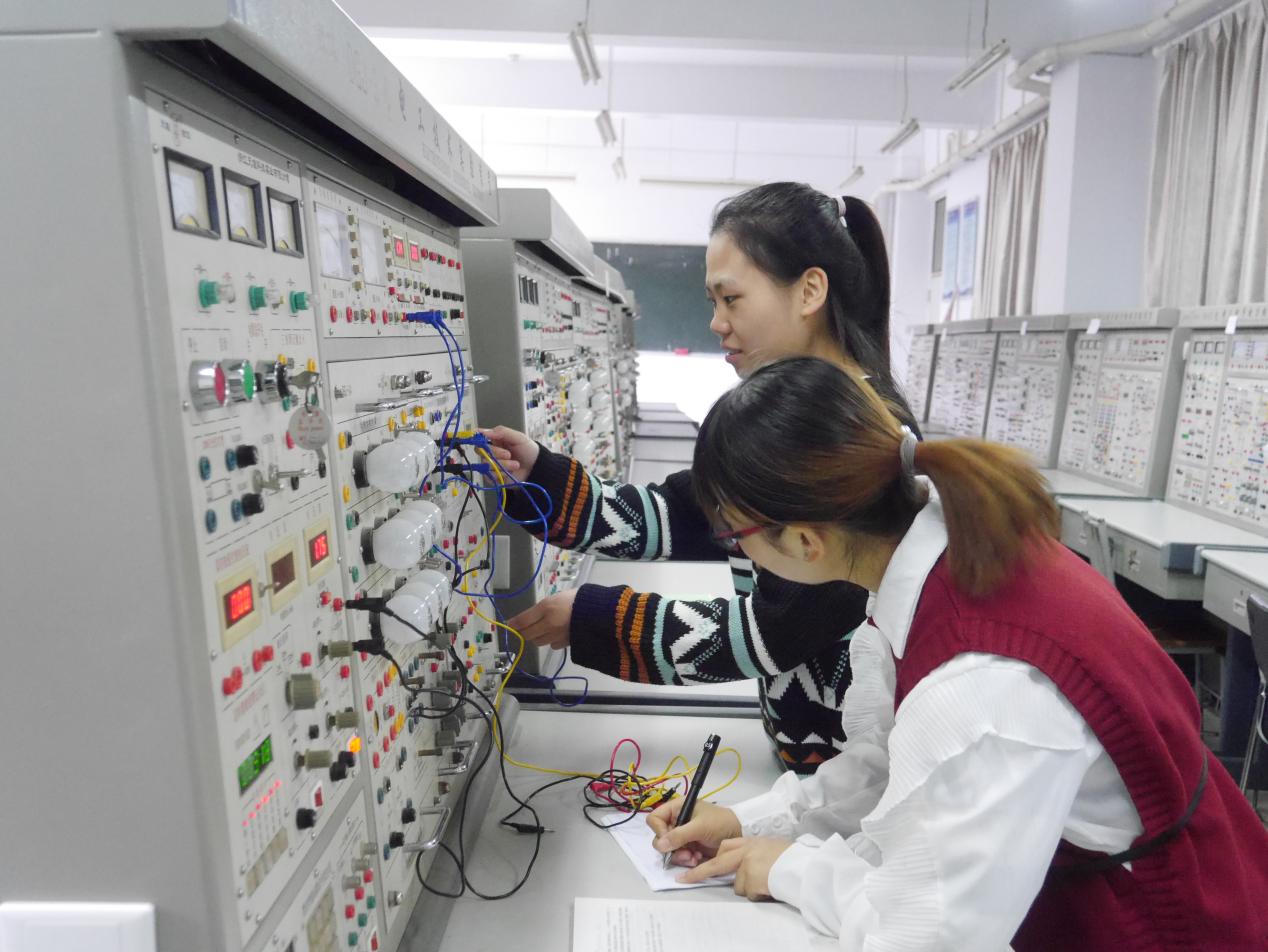 c3695b1a20ec244071c7a42c48e3f25