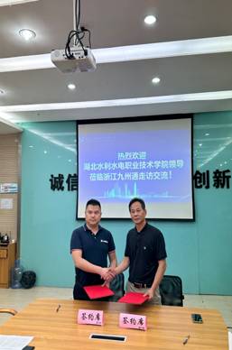 eccaf8d66b6f1e51db3a9b9b5ccaf5e